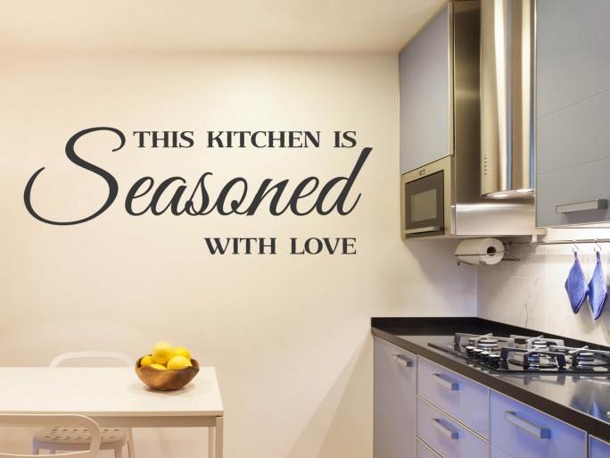 Muursticker "This kitchen is seasoned with love"